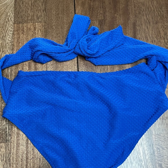 Blue Textured Two-Piece Bikini Set - Picture 6 of 6